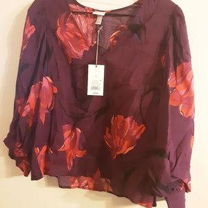 Floral longnsleeve liteweight crop top size L